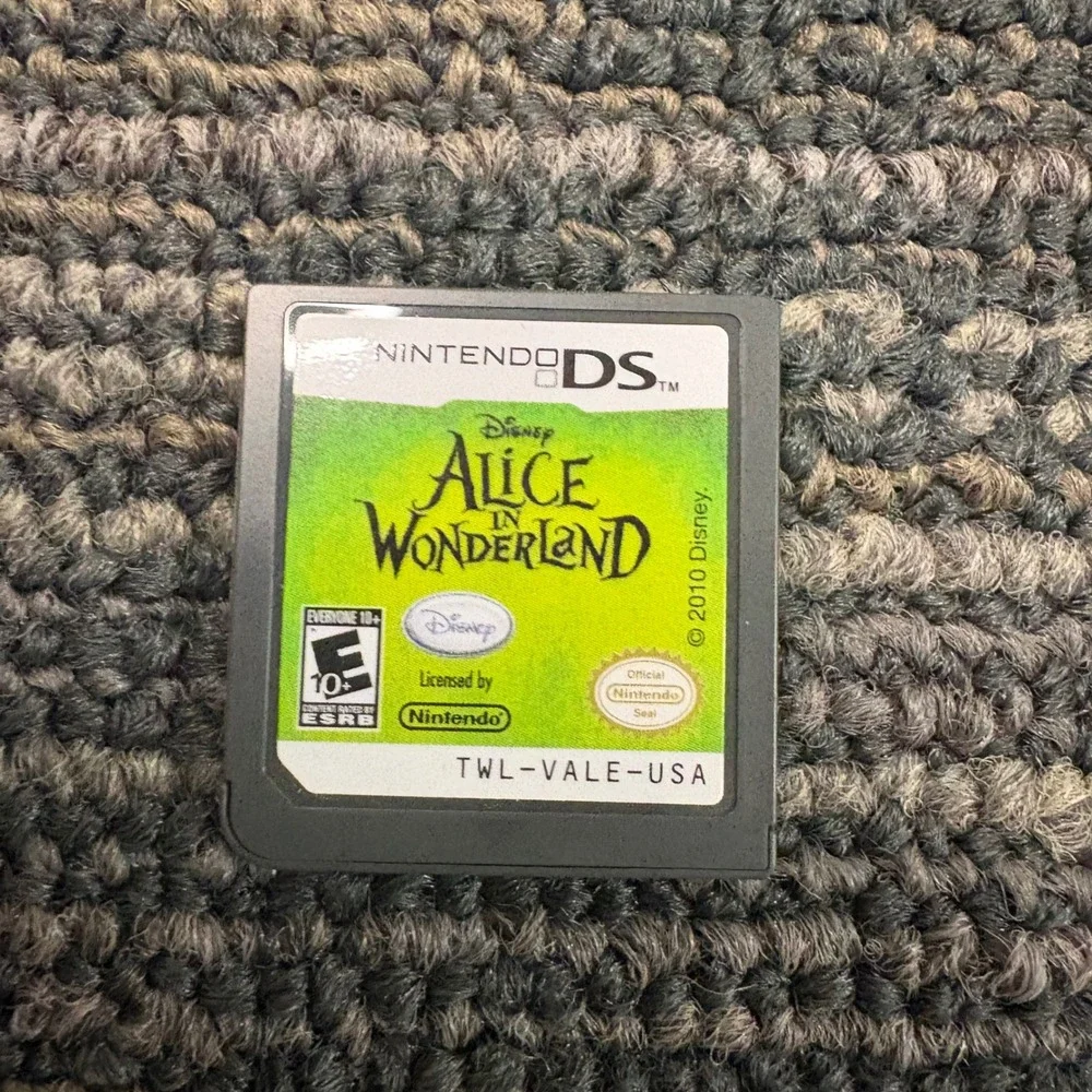 Nintendo DS Game Disney Alice in Wonderland TWL-VALE-USA Adventure Cartridge